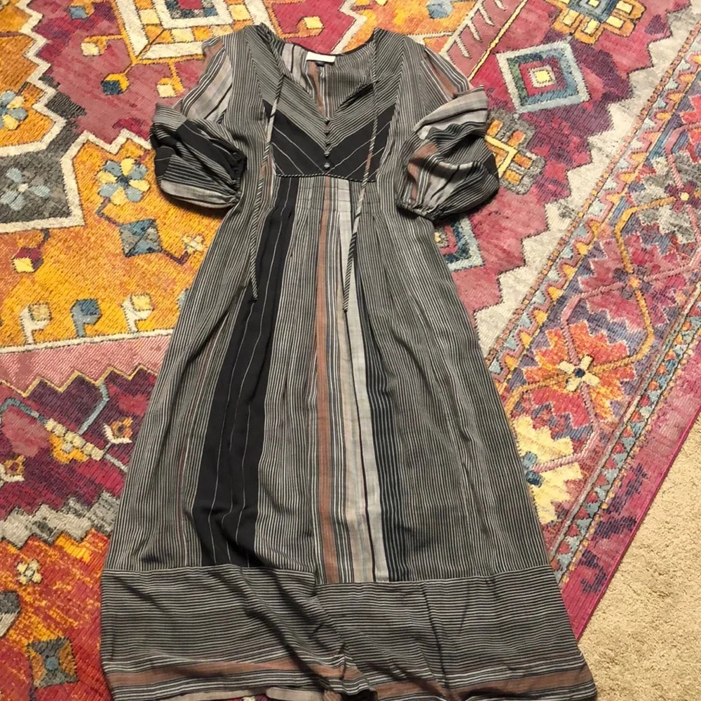 Universal Thread Dress - Picture 1 of 3